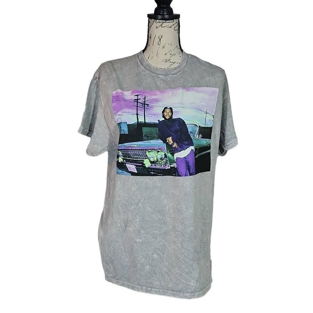 Ice Cube Unisex Size Large Purple Ice Cube Graphic Short Sleeve T-shirt